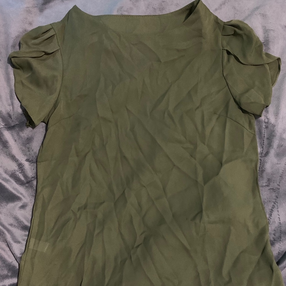 Green tulip sleeve top
